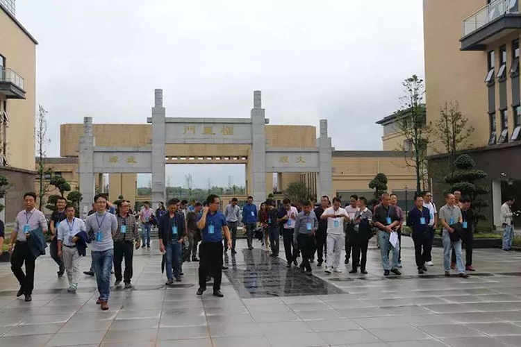 自貢衡中|62名校長(zhǎng)來(lái)??疾煊^(guān)摩